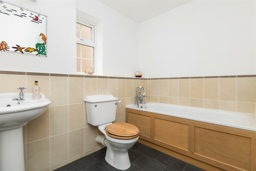 Bath/Shower Room