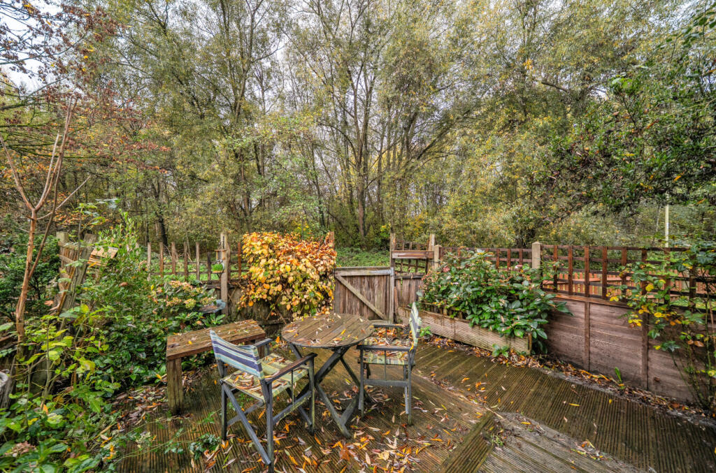 1374005-8-6912128...