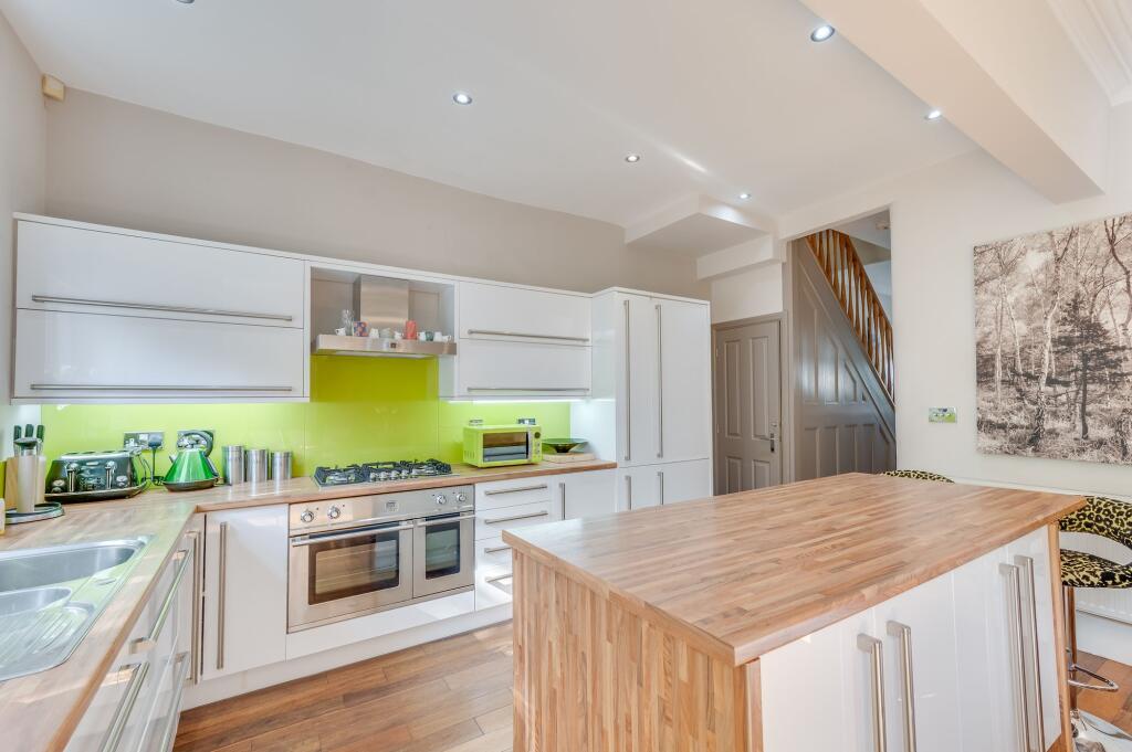 KITCHEN, DINER AND LIVING ROOM