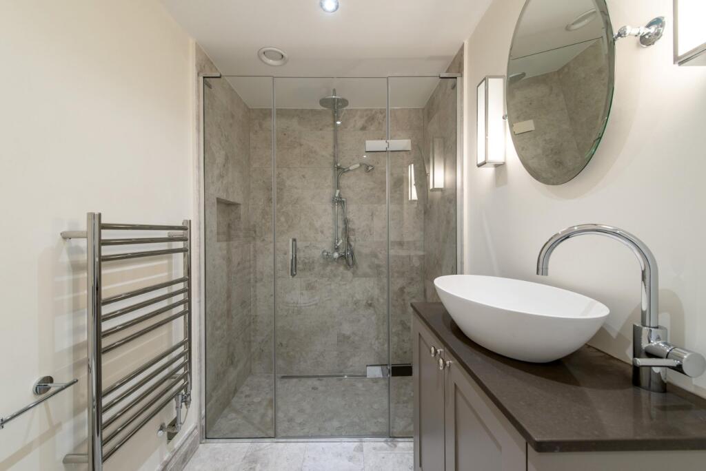 Ensuite Bathroom