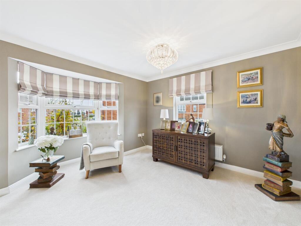 Fabulous First Floor Lounge