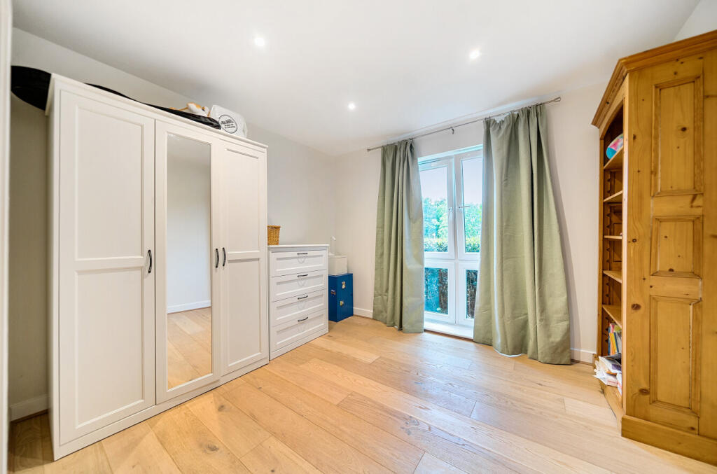 1295304-30-682666...