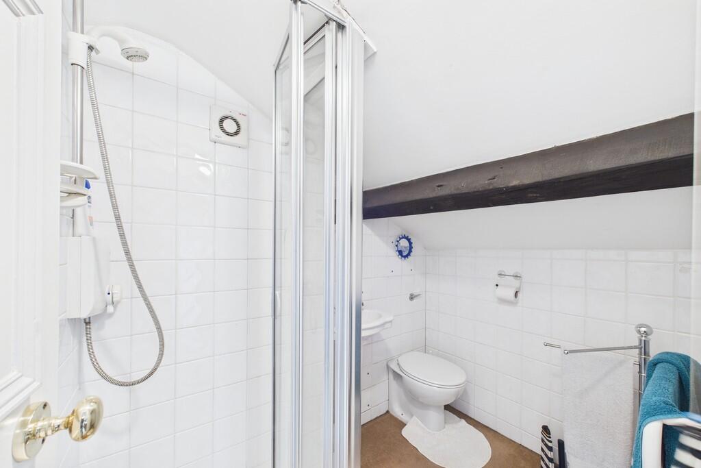 First Floor Showe...