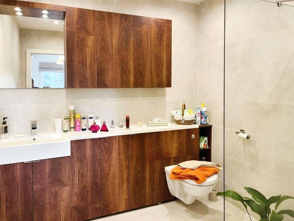 En suite Shower Room