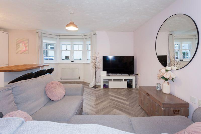 LOUNGE/KITCHEN DINER