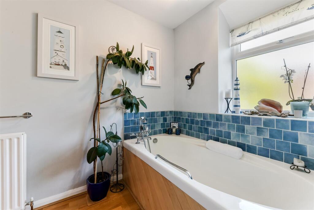 GREEN CURVE, 44 (18).jpg