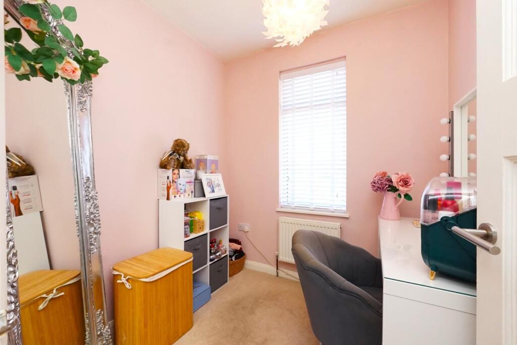 Bedroom/Office