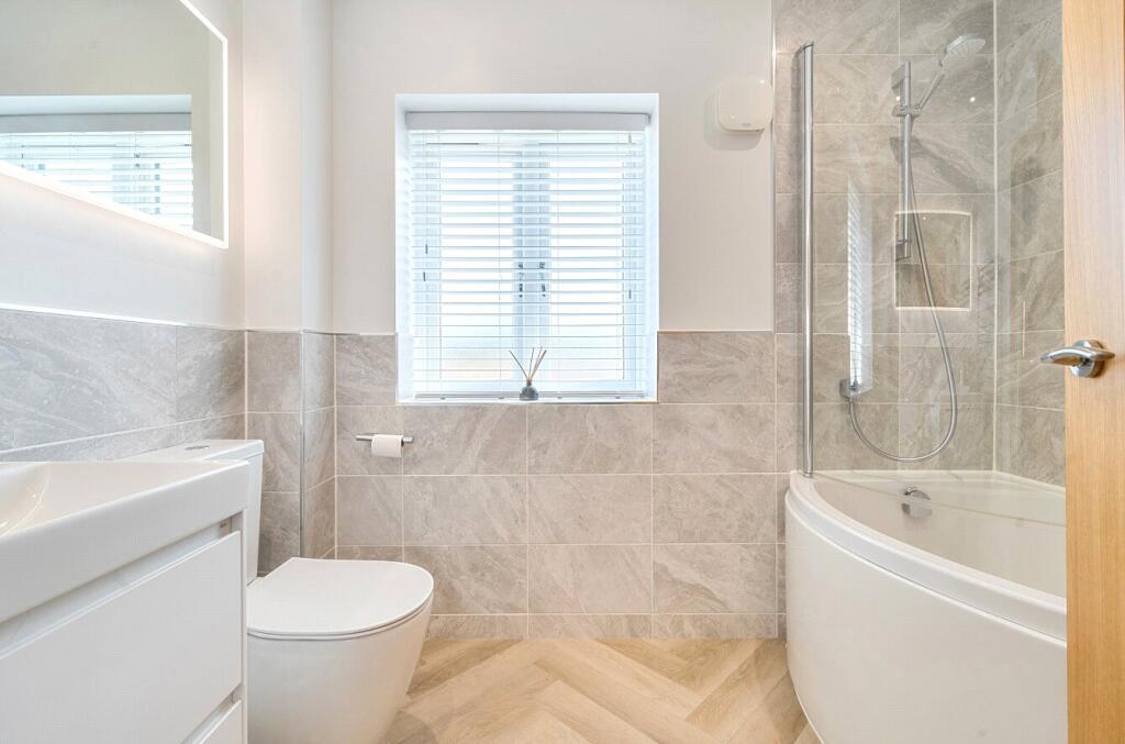 1330375-12-688d79...