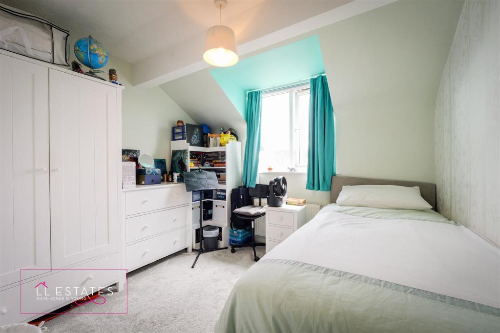 bedroom 3.jpg