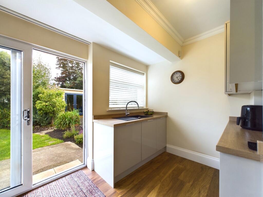 CAM02195G0-PR0051-STILL009