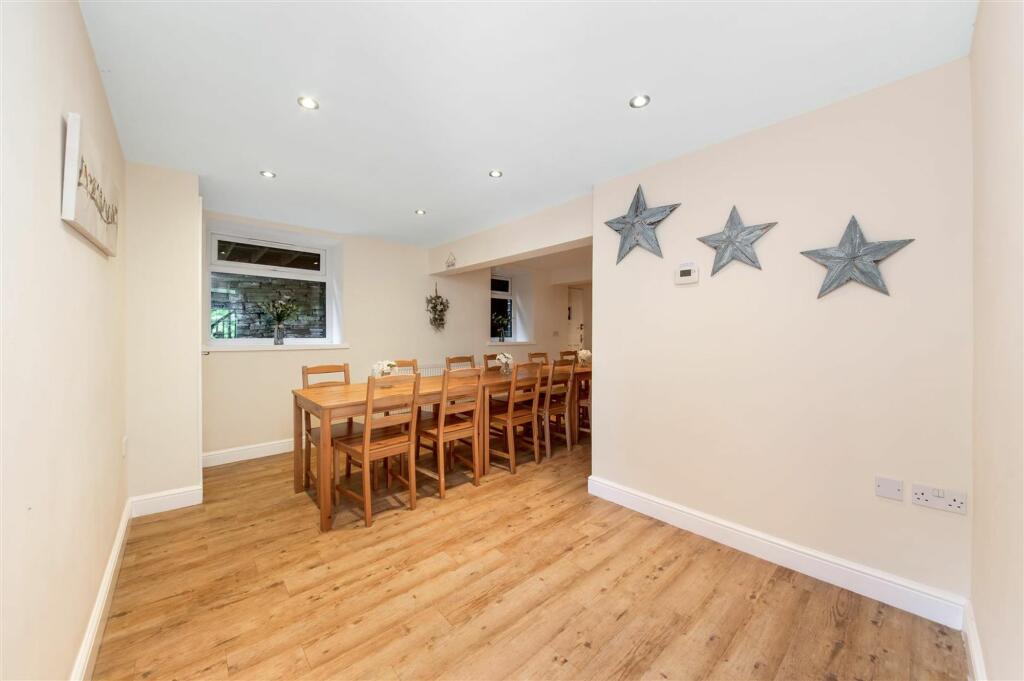 DINING AREA.jpg