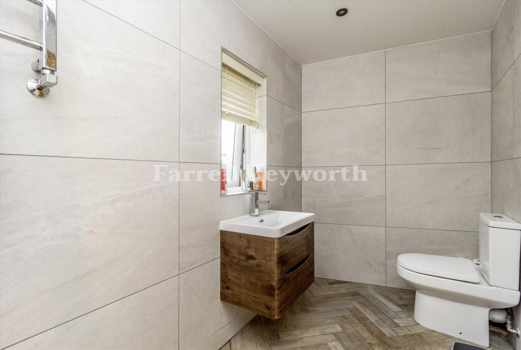 Ensuite shower room