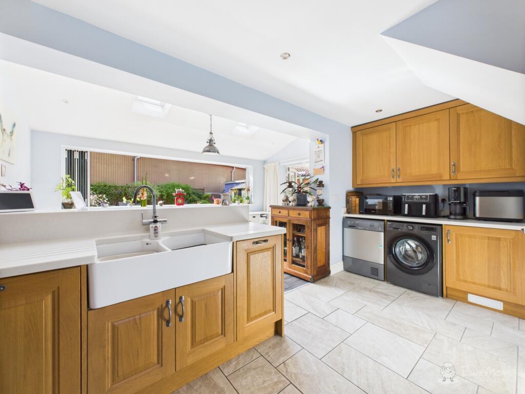 Kitchen- Mark Stephens EweMove Newmarket and Soham