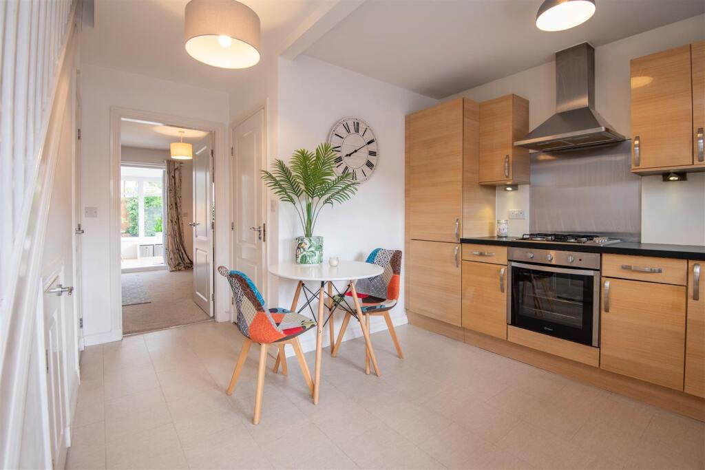 Kitchen / Entrance