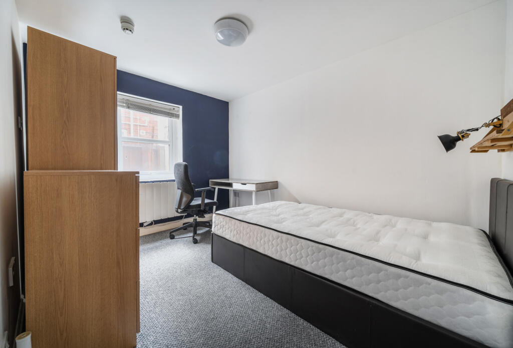 1373731-7-6900f9b...