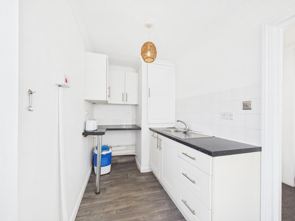 CAM03519G0-PR0382...