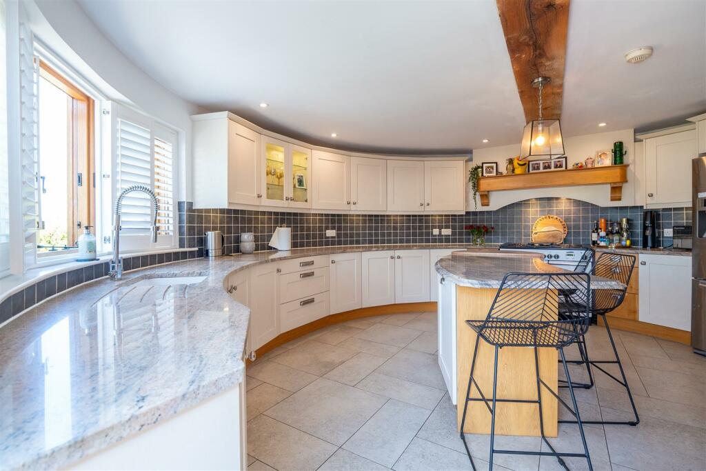 Kitchen-breakfast room..jpg