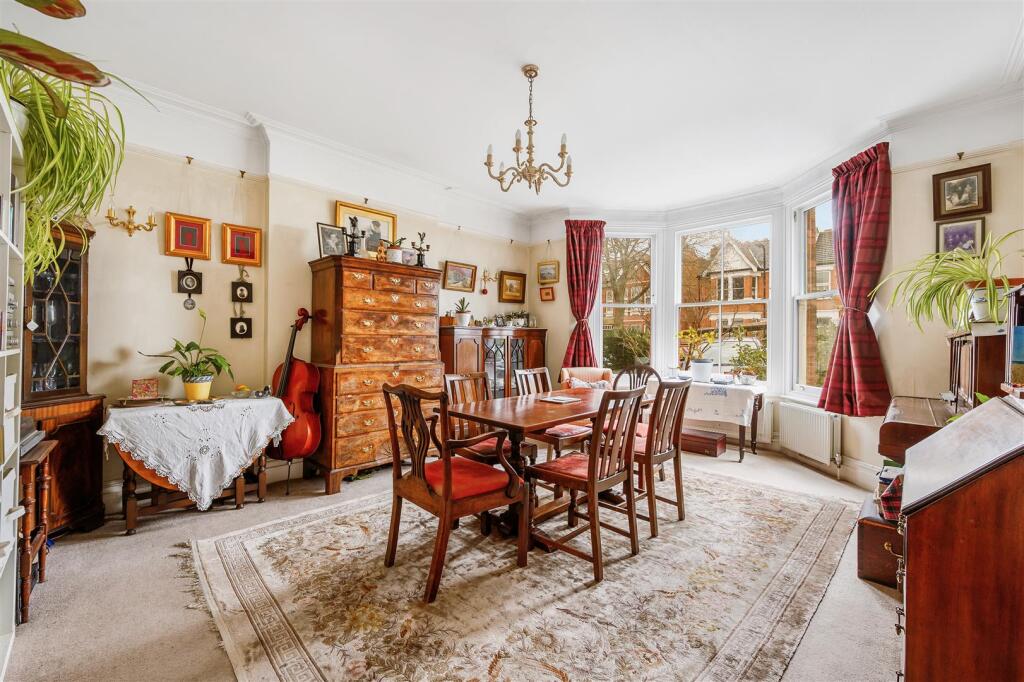 36 Buxton Gardens-5.jpg