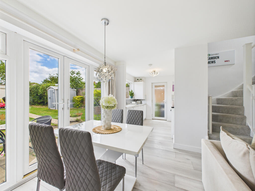 CAM02909G0-PR0458-STILL015