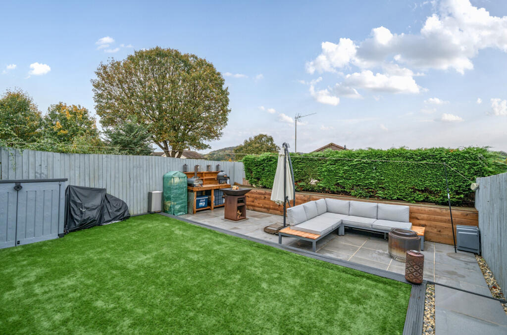 1370697-26-68f773...