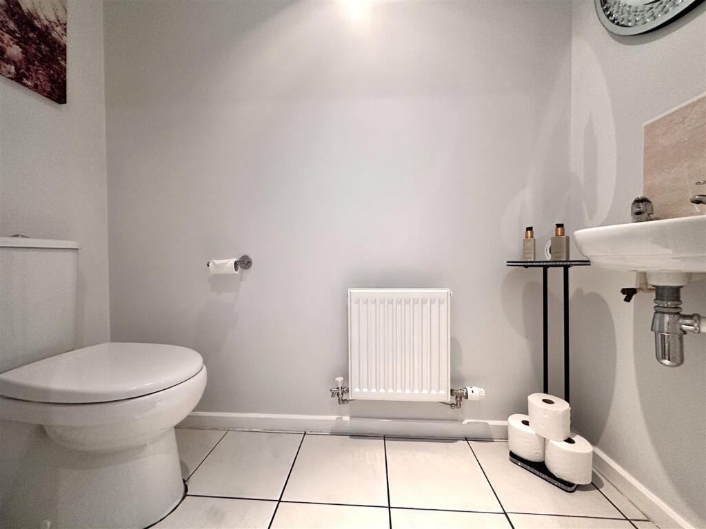 Ground Floor W.C 482