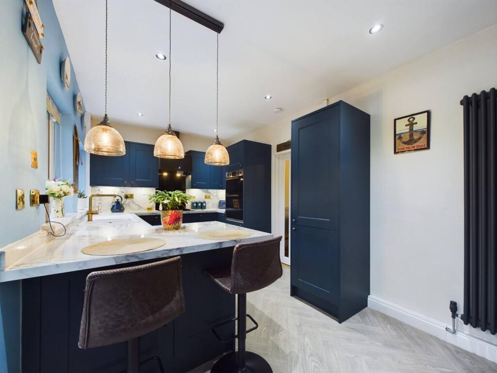 Kitchen/Breakfast Area
