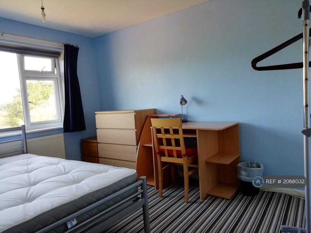 2nd Bedroom