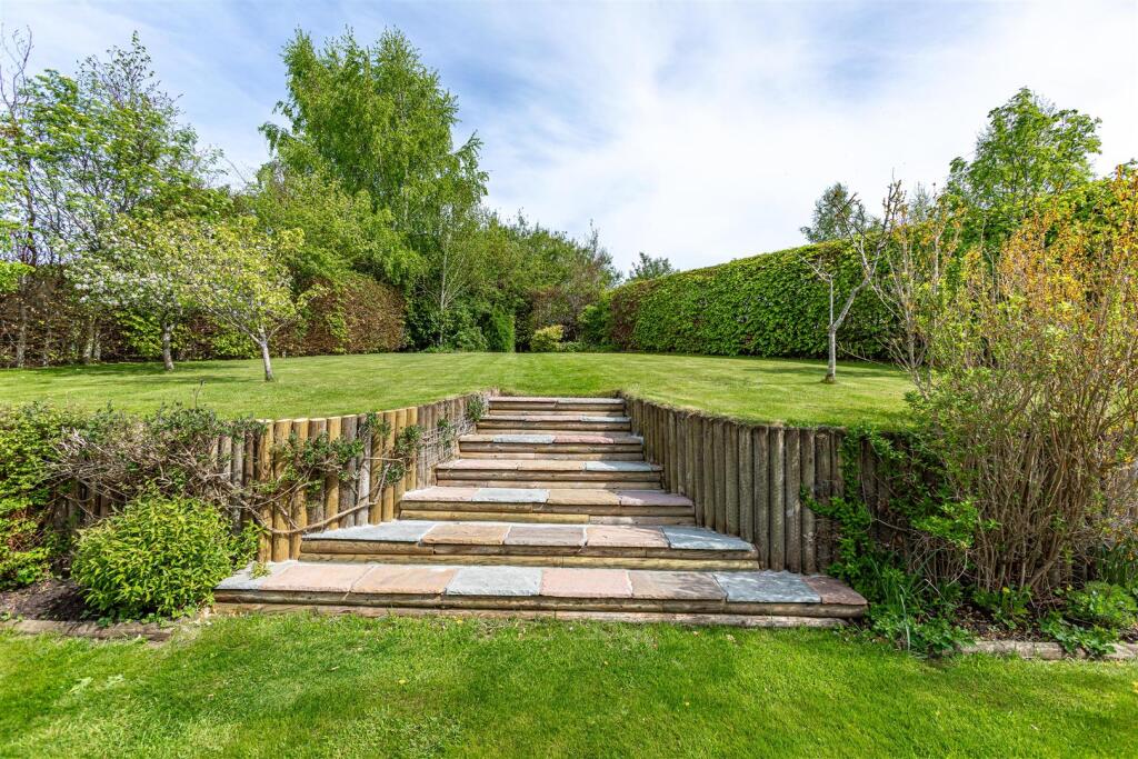 33 Bowmont Court Outsides 19.JPG