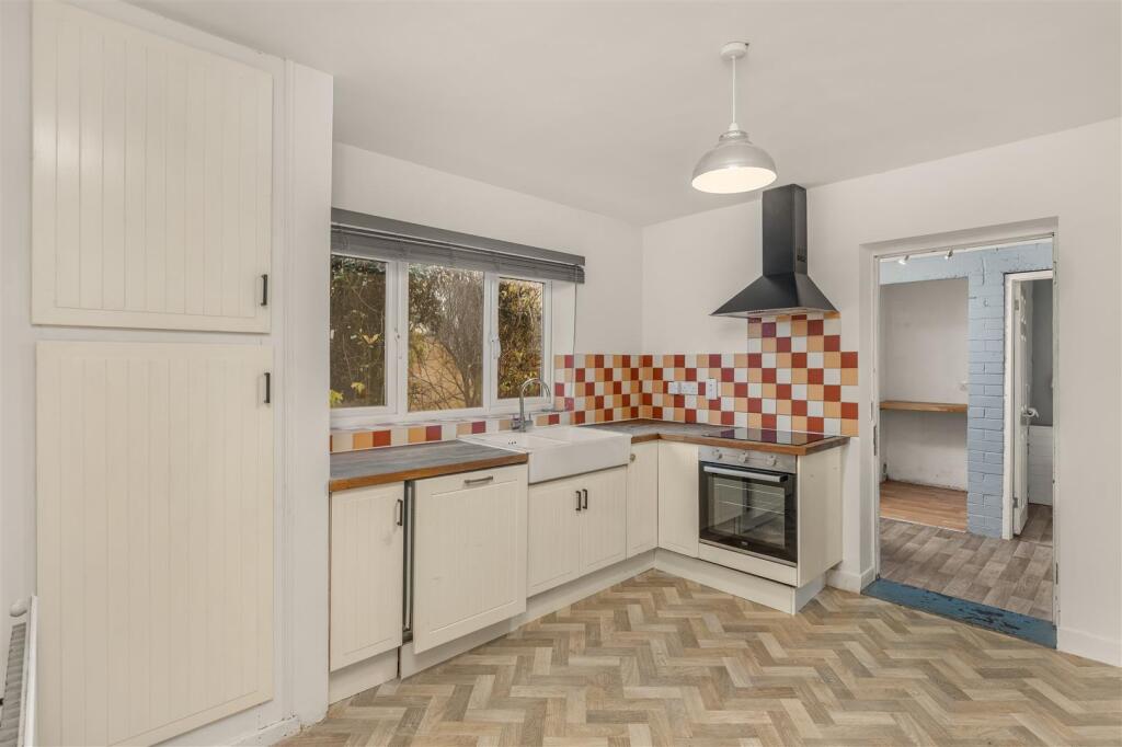 26 Cherry Road, Banbury-8.jpg