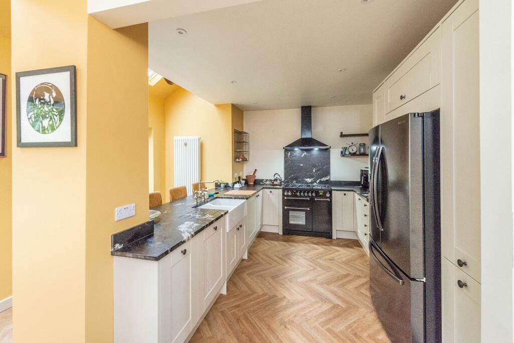 KITCHEN/BREAKFAST ROOM AND LOUNGE