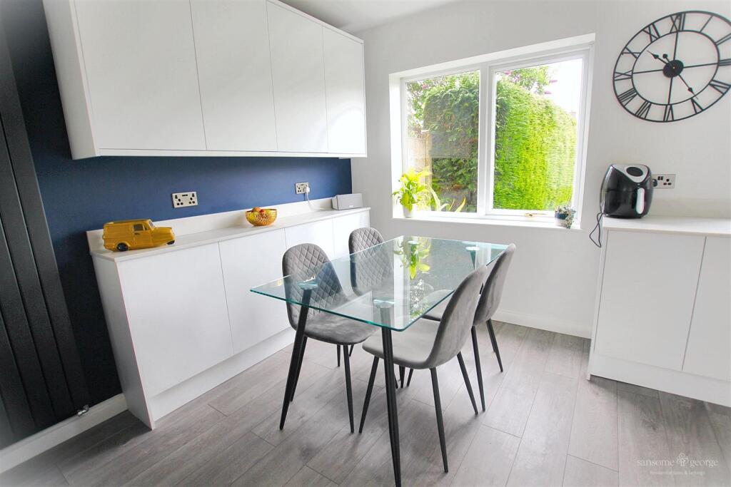 Kitchen/Breakfast Room