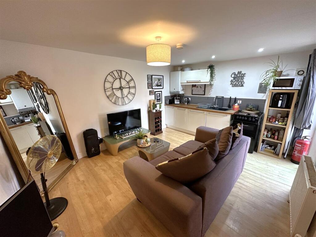 Annexe: Living Space 470
