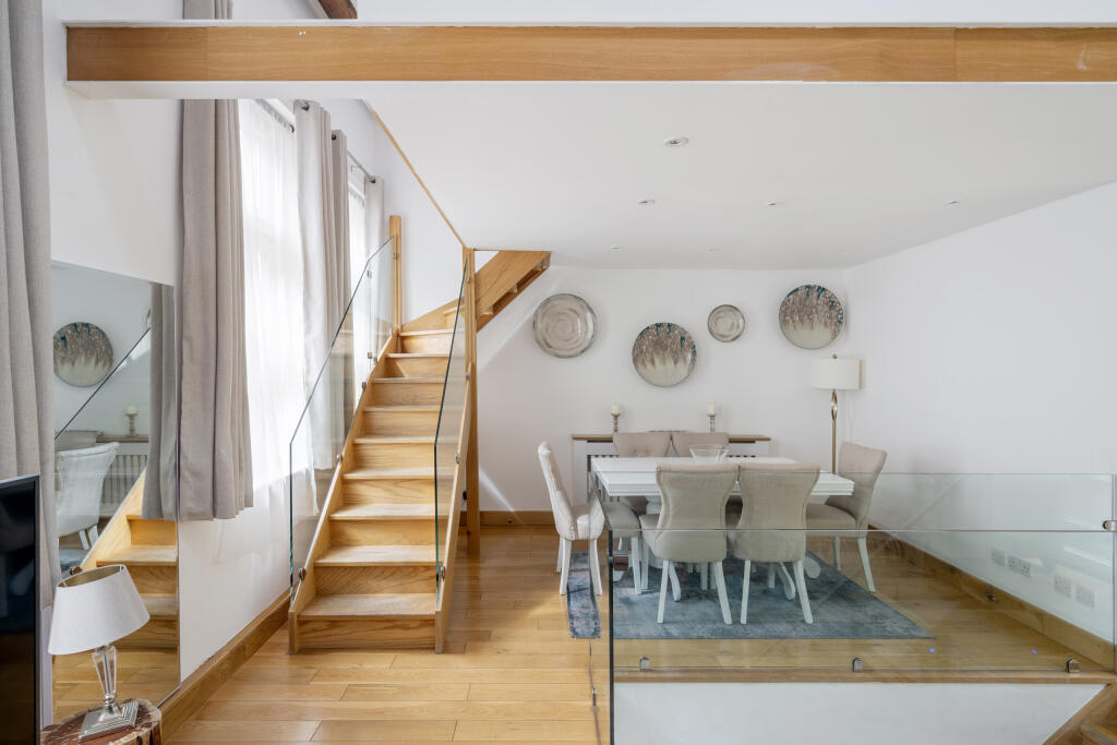 The Private Realtor-17 Ovington Mews-13_Lo