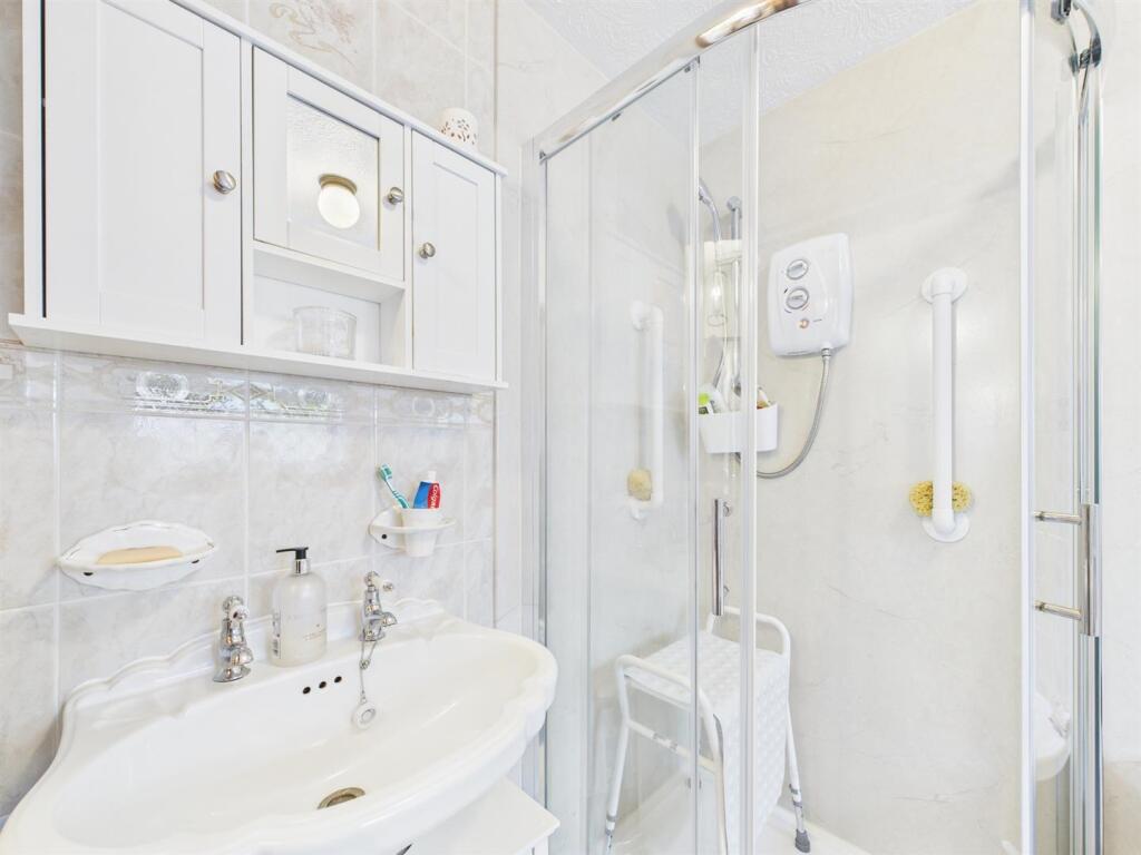 Four Piece Suite Bathroom