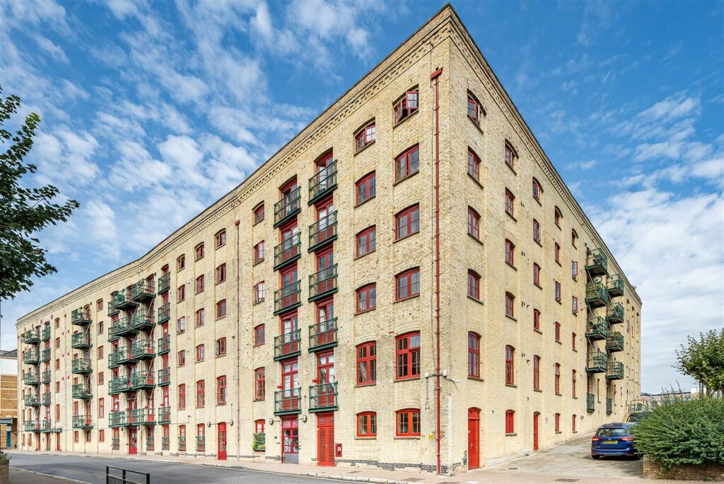 Globe Wharf