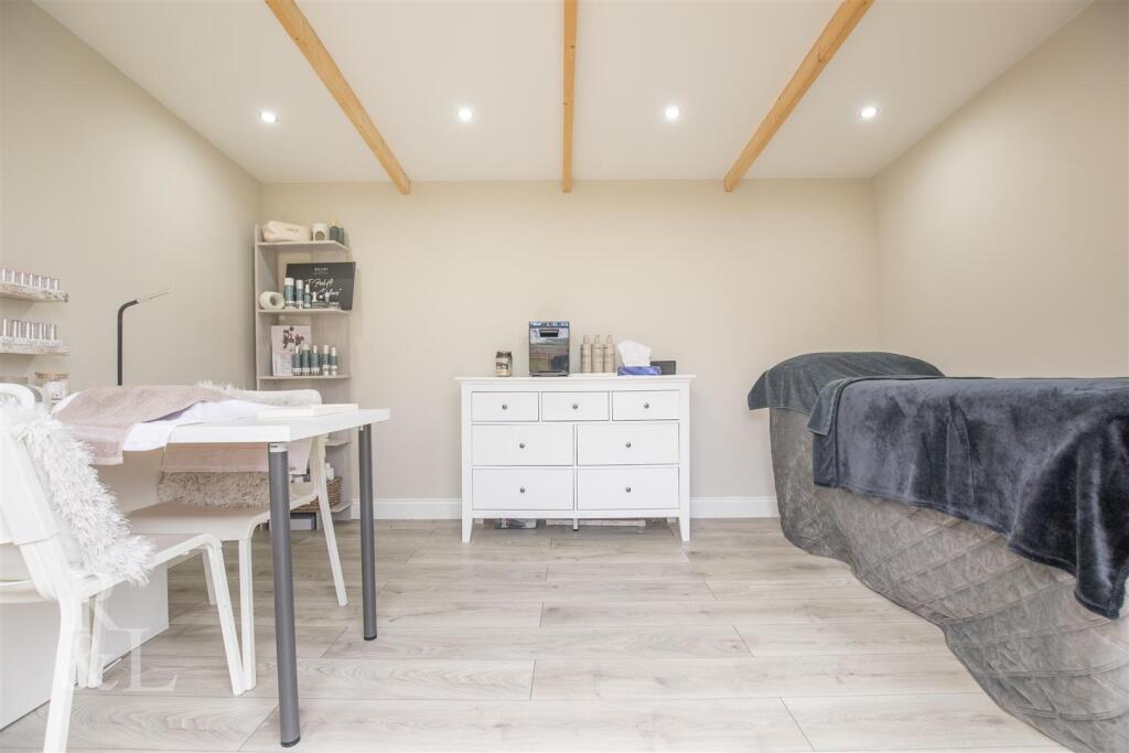 1, Hawksbeard Close  (27).jpg