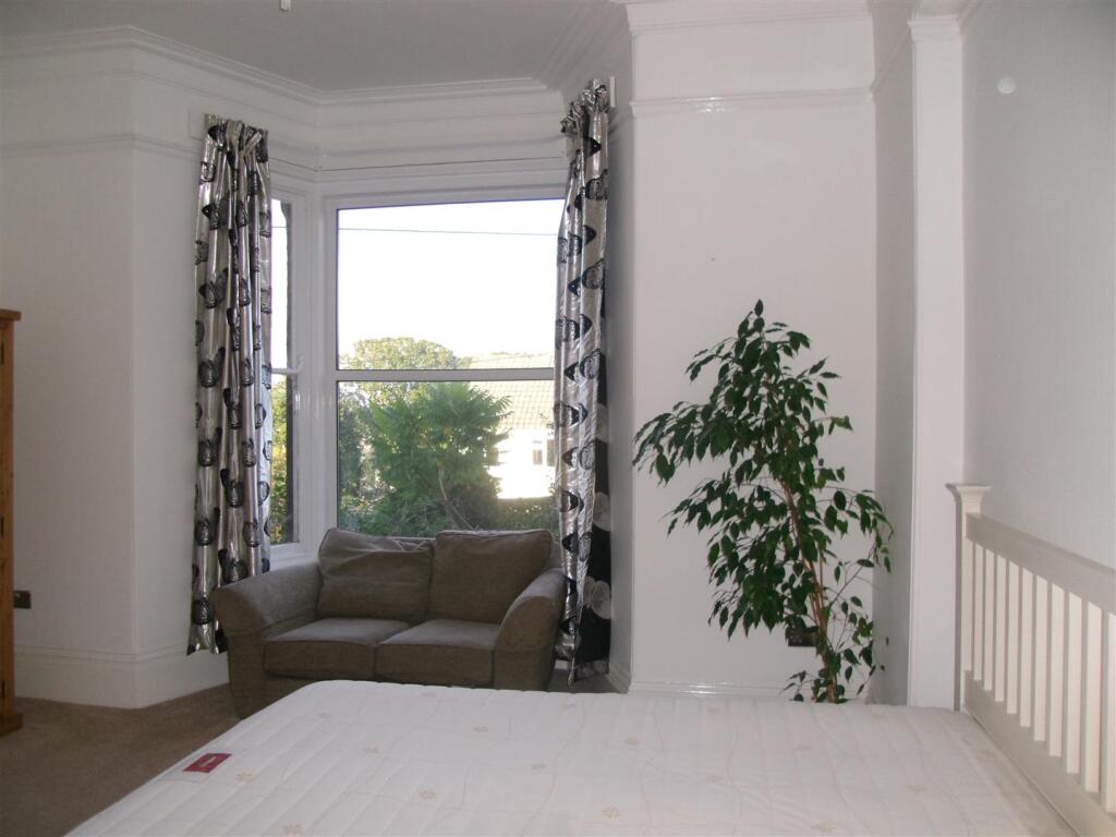 Bed/Sitting Room
