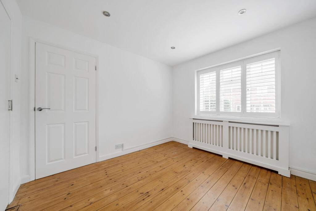 1320298-12-686bb9...