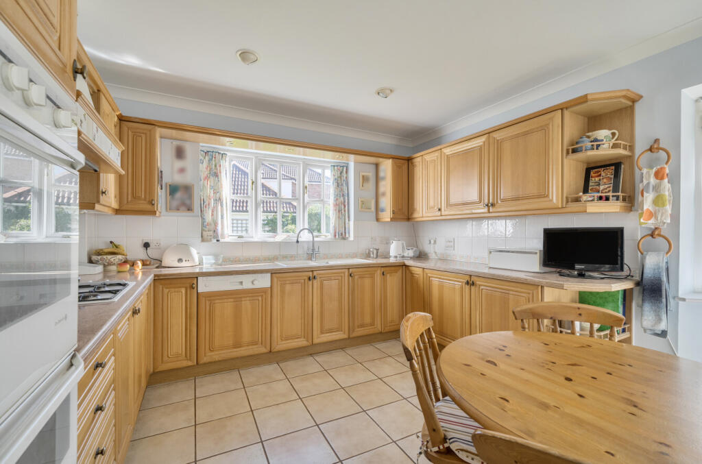 1356081-16-68d13b...