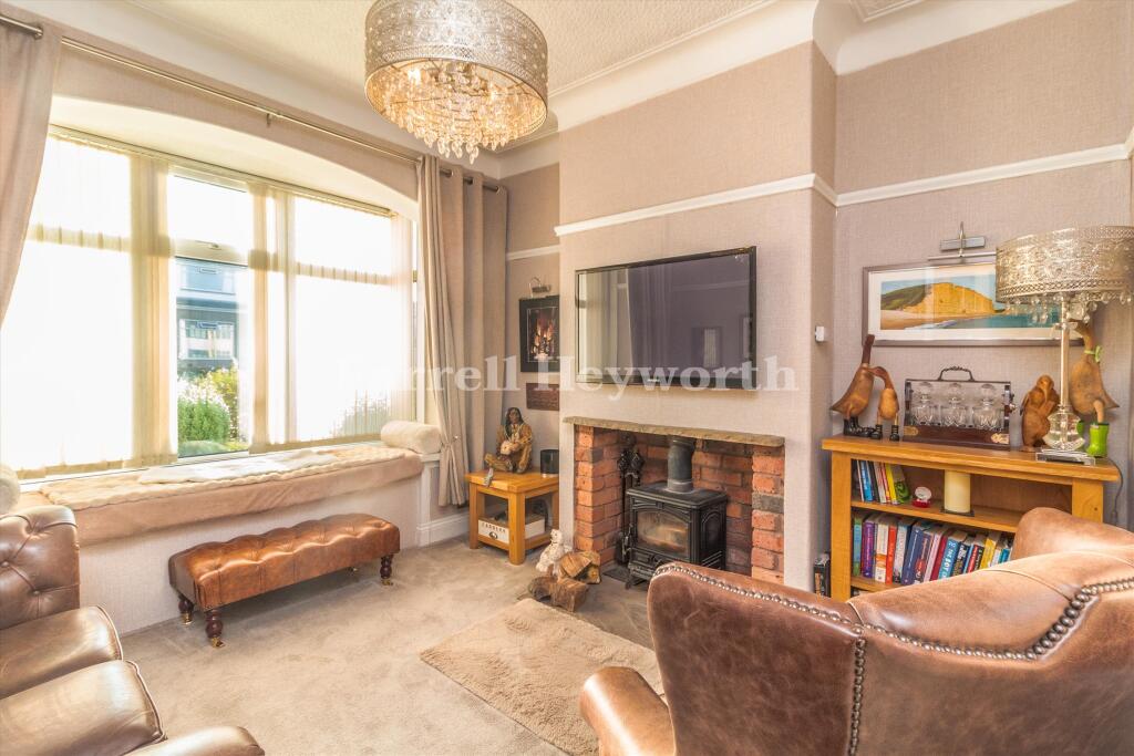 Lounge image 2
