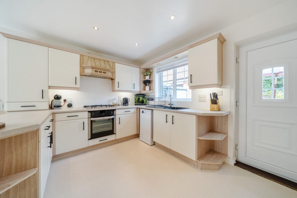 Kitchen / Breakfast Room
