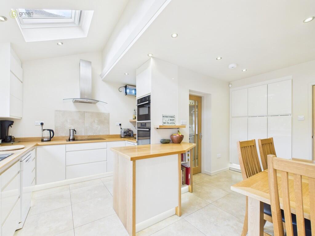 CAM03830G0-PR0216...