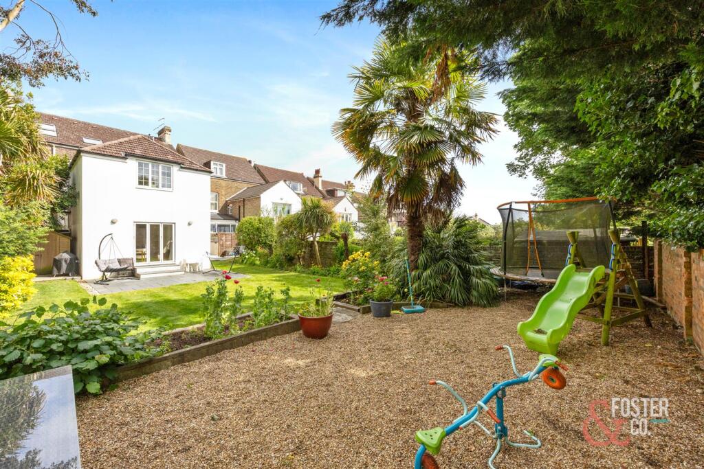 Wilbury Gardens, 28-016.JPG