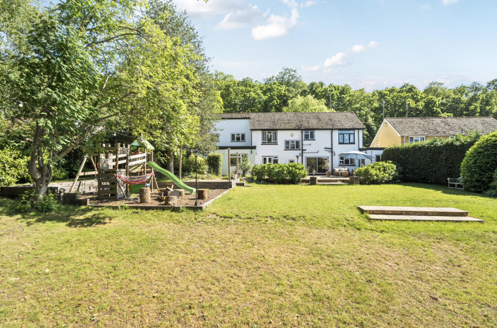 1295987-5-68276b5...