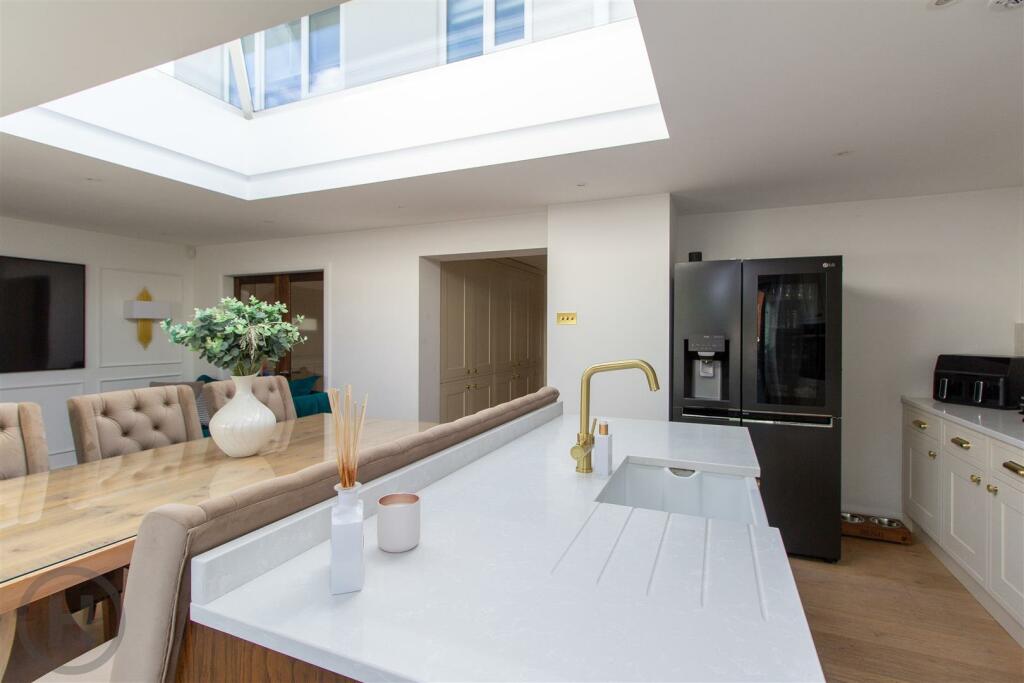 Kitchen (14).jpg