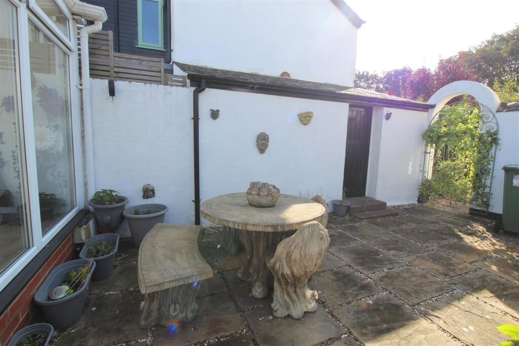 Leach Lane, 102 - Courtyard 1.JPG