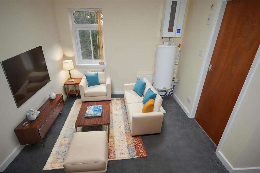 4-203C-Narborough-road - Living Room - Standard - 