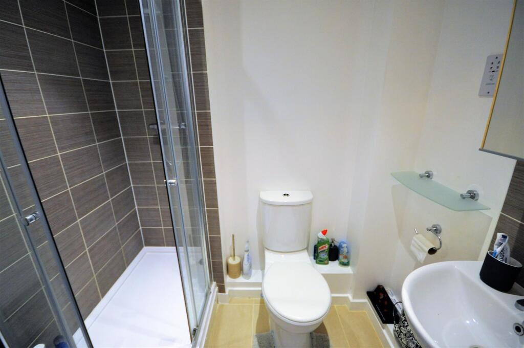 En-Suite Shower