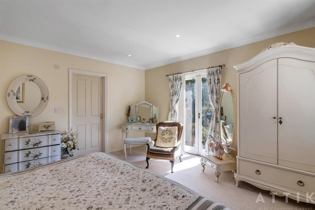 2 Hanbury Close, Halesworth IP19 8DG (27).jpg