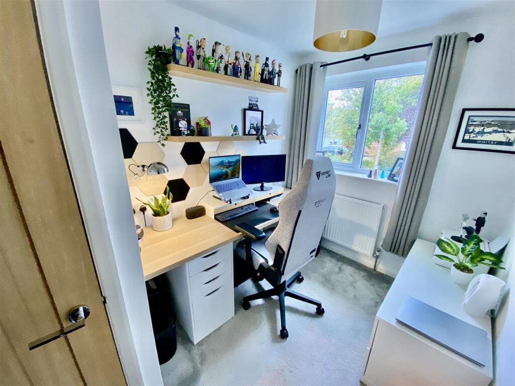 Bramleys Estate Agents - Fernhurst Road - Mirfield